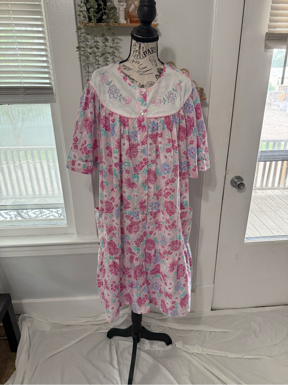 Court Street vintage floral nightgown
